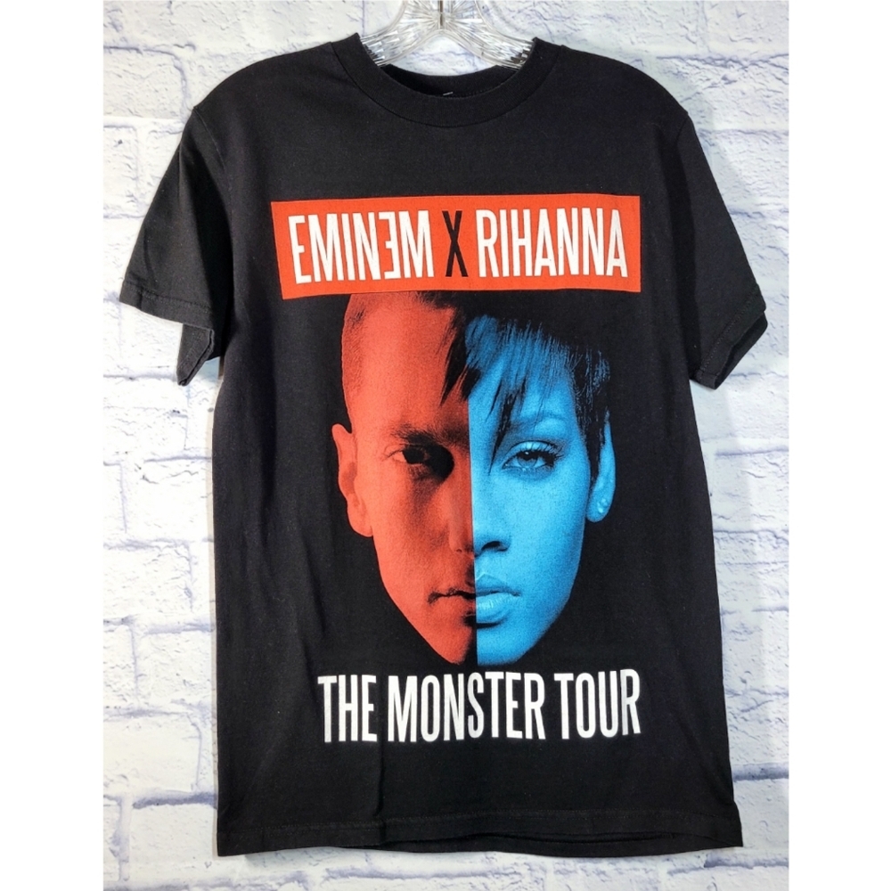 Eminem Rihanna The Monster Tour T- Shirt Unisex Size S Trapstar Black Graphic